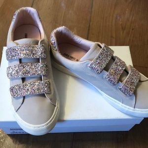 Zara girls sneakers , w/t and w/B , size 36